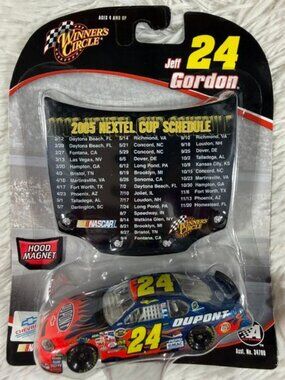 Vintage Winner's Circle Jeff Gordon 1/64 Scale Car w/2005 Nextel Cup Hood Magnet